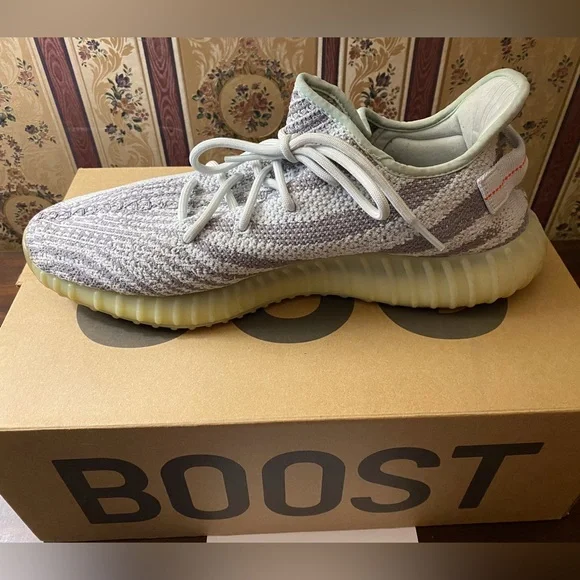 Adidas Yeezy Boost 350 V2 Blue Tint.Size 14